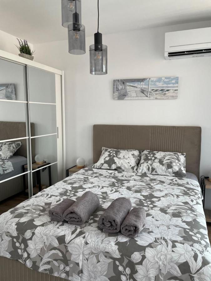 Sunny Studio Azur St Constantin et Helena Extérieur photo